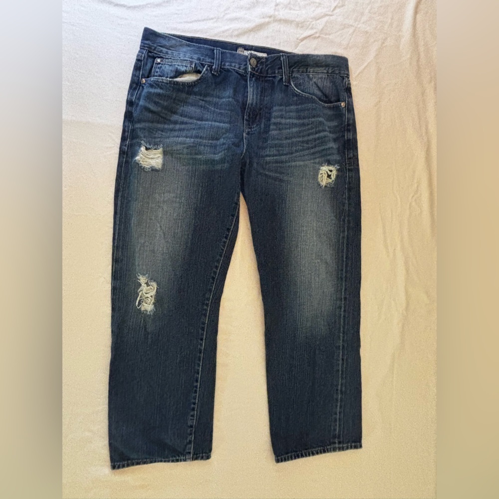 Level 99 Distressed Jeans Women’s Size 30 Relaxed Fit Blue Denim USA Made